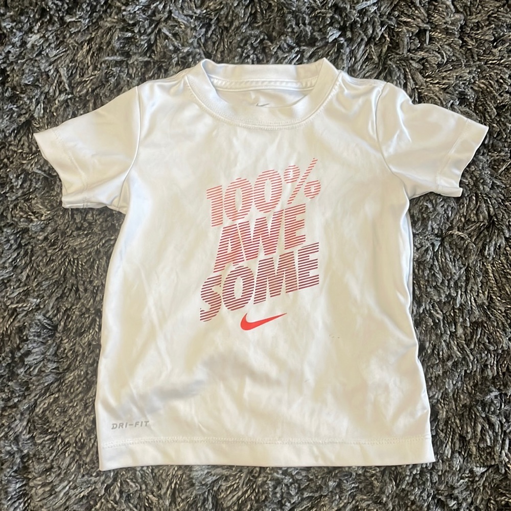 Kids white Nike dry fit